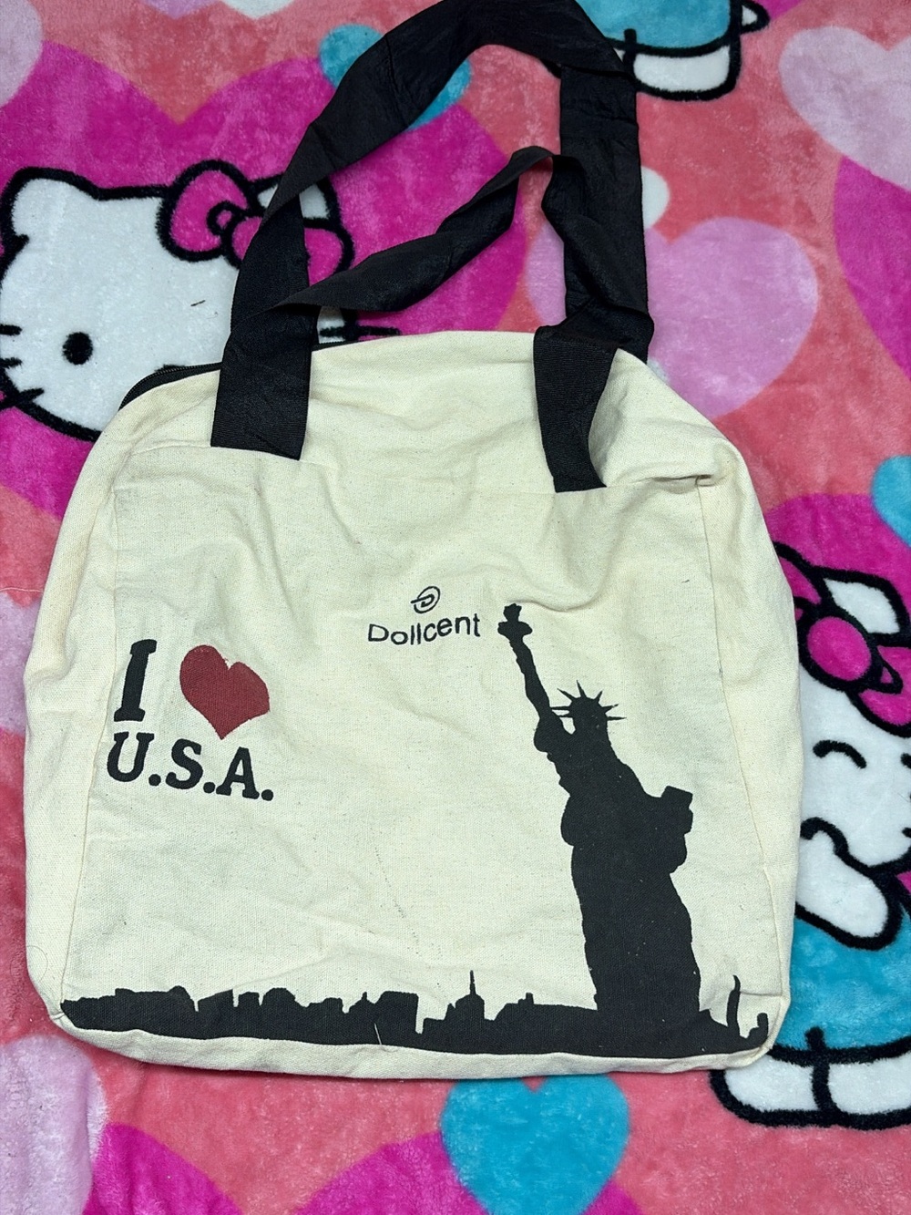Source Unknown Cream Canvas Shoulder Bag with Black Statue of Liberty Print